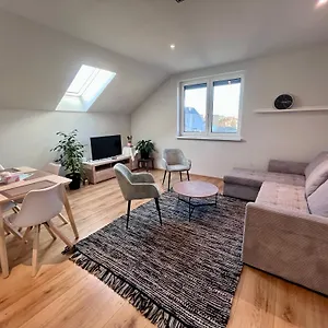 Cozy Near Vienna Airport Apartment