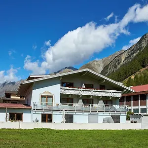 https://kristiania.soldenhotels.net